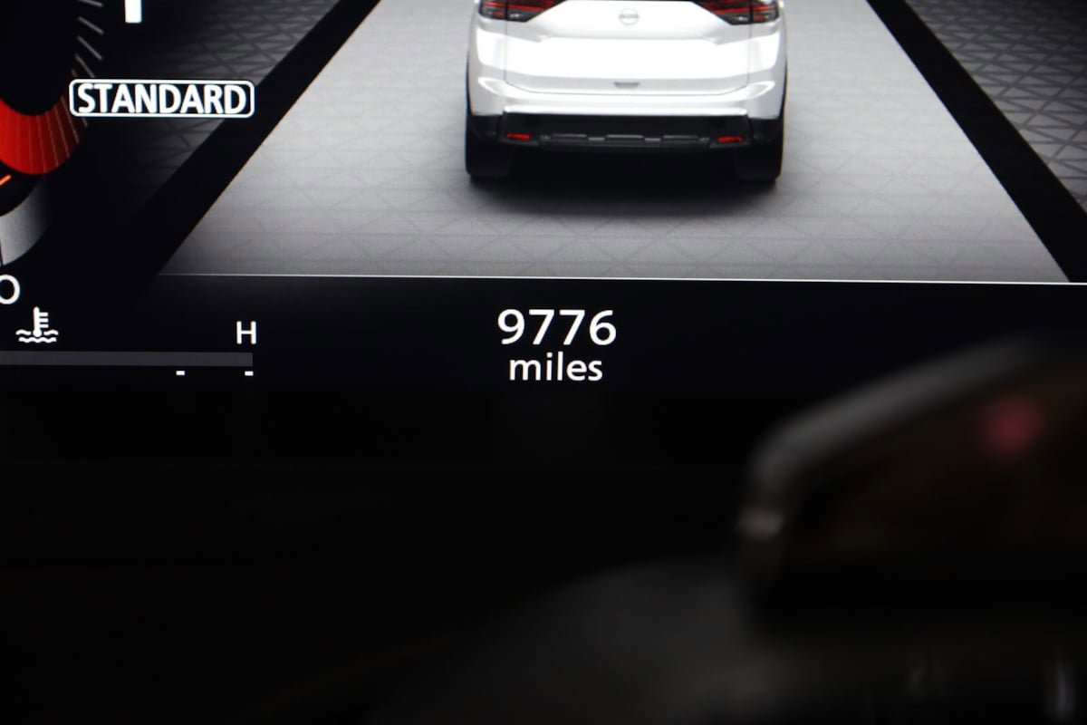 Used 2025 Nissan Rogue SL w/ Tech Package FWD image 41