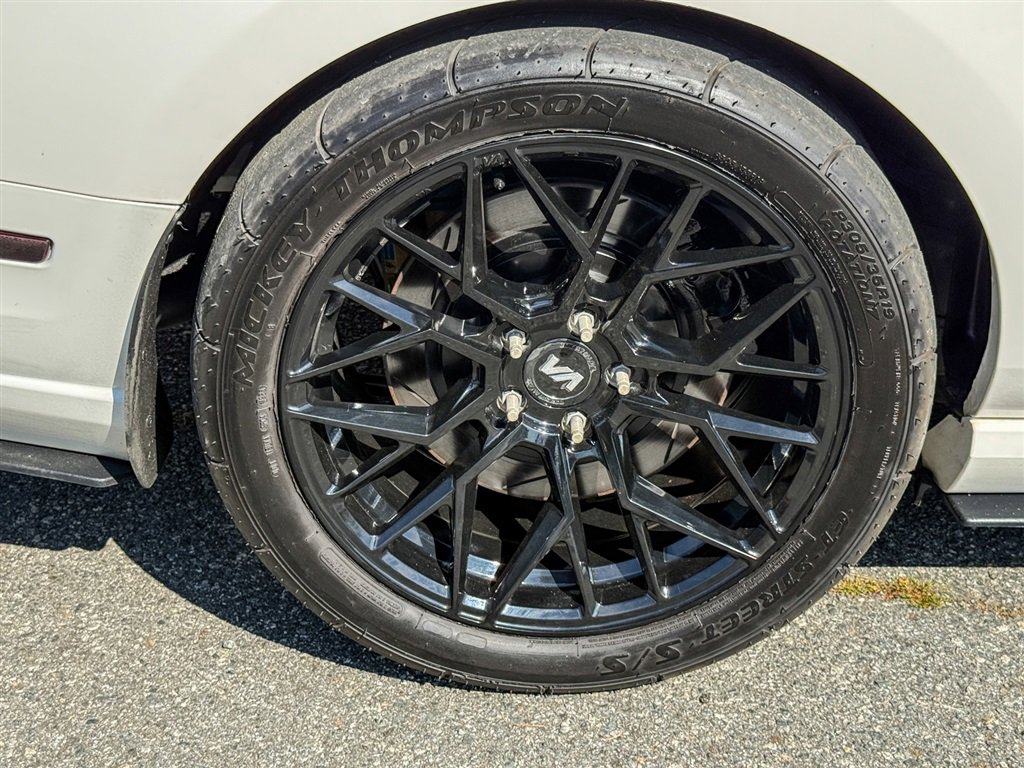 Used 2013 Ford Mustang Shelby GT500 RWD image 26