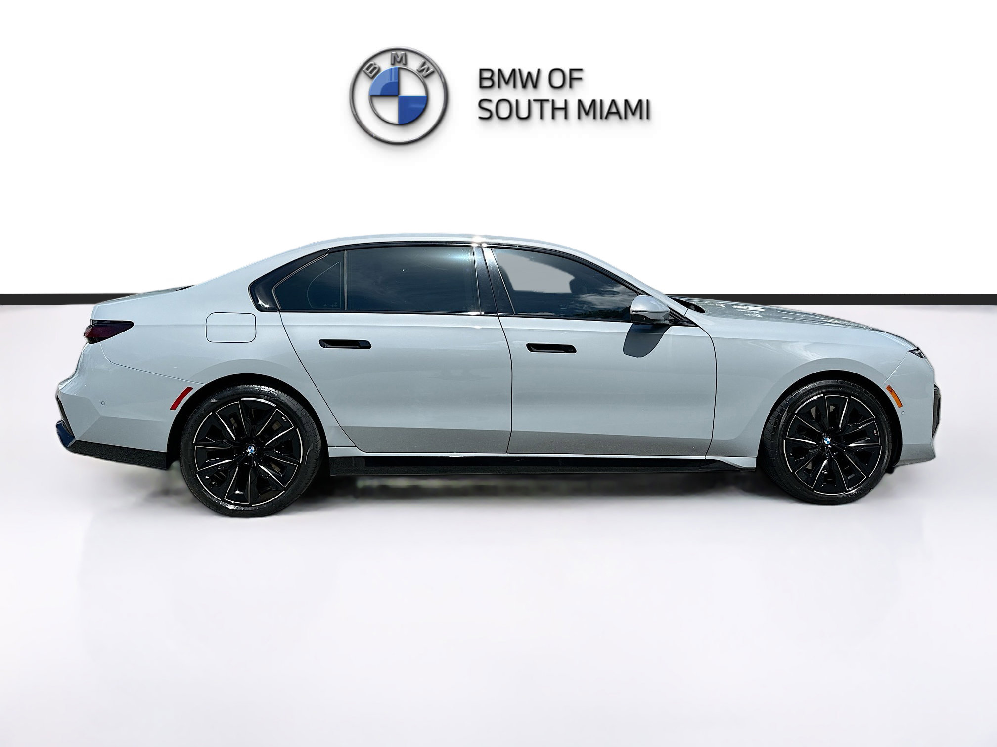 Certified 2023 BMW 760i xDrive image 8