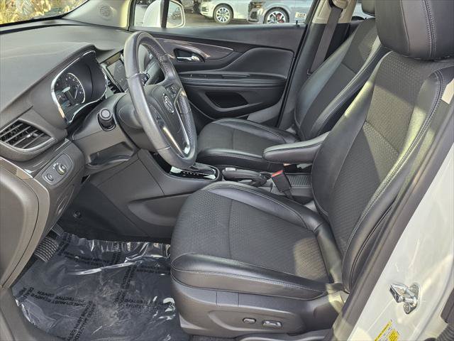 Used 2022 Buick Encore Preferred w/ Safety Package FWD image 2