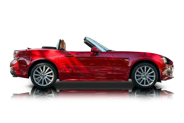 Used 2020 FIAT 124 Spider Lusso RWD image 2