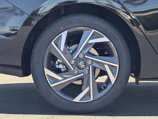 Used 2025 Hyundai Elantra SEL FWD image 7