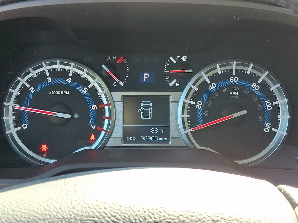 Used 2018 Toyota 4Runner SR5 AWD/4WD image 22