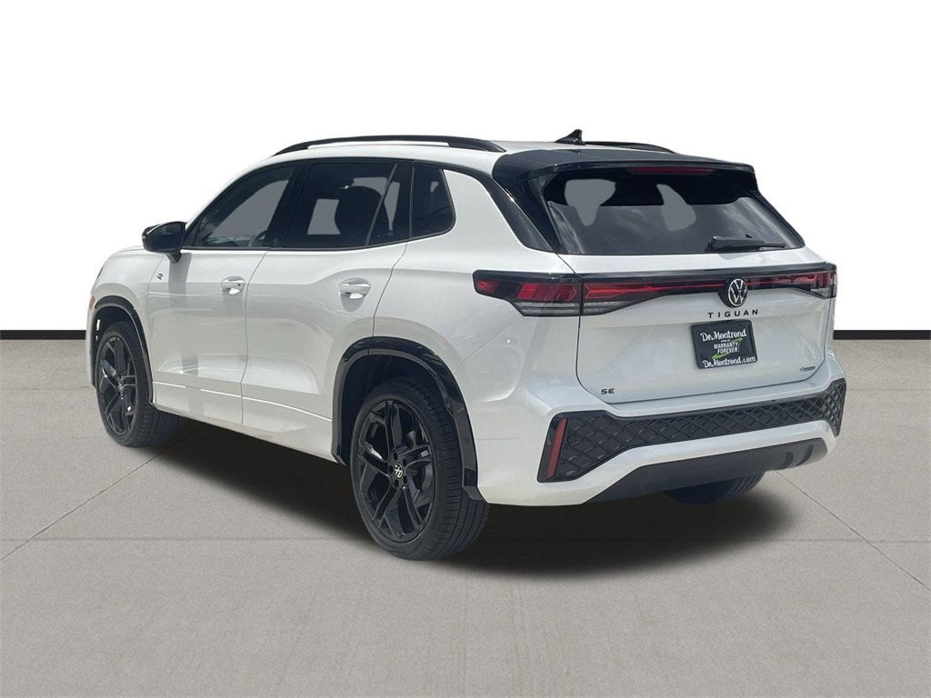 New 2025 Volkswagen Tiguan SE R-Line image 7
