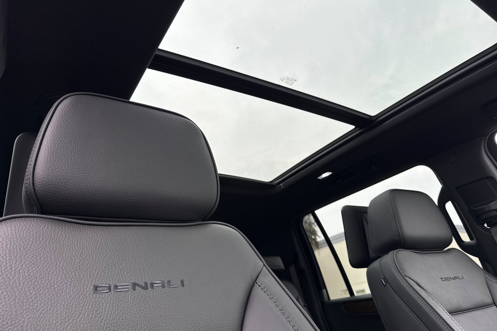 New 2026 GMC Yukon XL Denali w/ Denali Reserve Package image 20