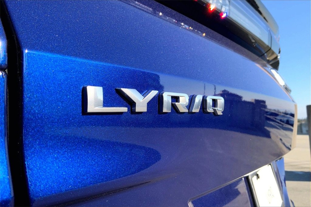 New 2026 Cadillac Lyriq V image 30