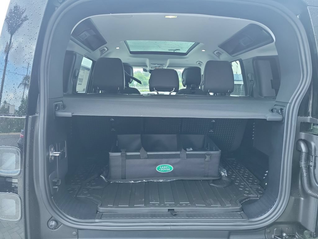New 2026 Land Rover Defender 110 X-Dynamic SE AWD/4WD image 11
