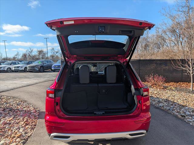 Used 2024 Mitsubishi Outlander SE image 19