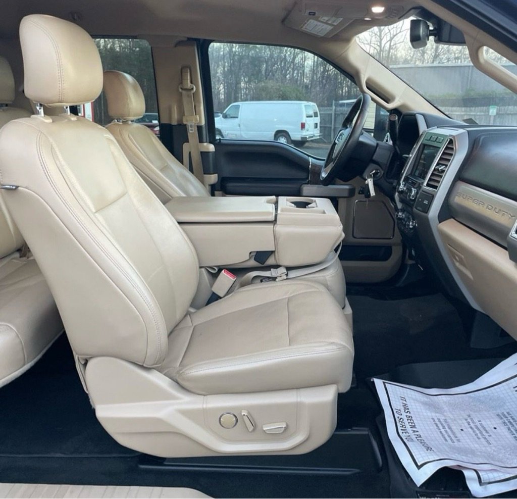 Used 2017 Ford F350 Lariat w/ Tow Technology Bundle image 6