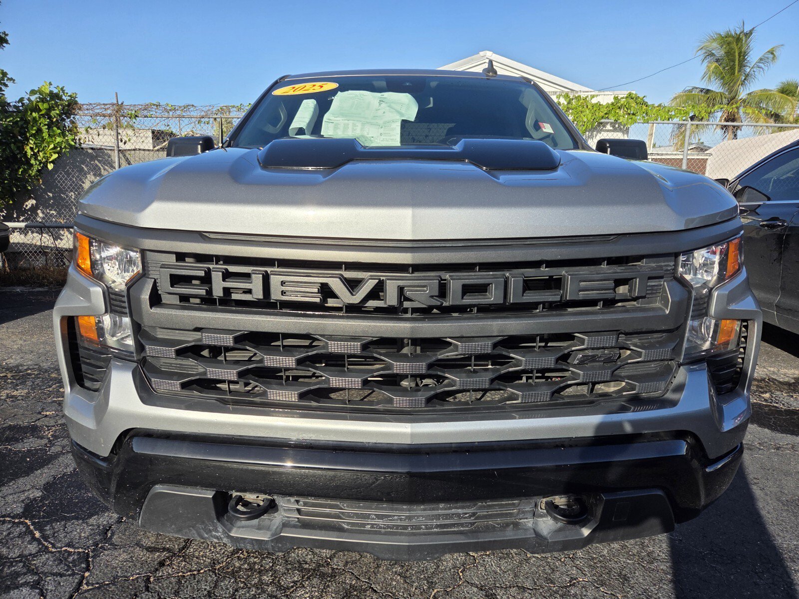 Used 2025 Chevrolet Silverado 1500 Custom Trail Boss w/ Turbomax Blackout Package AWD/4WD image 2