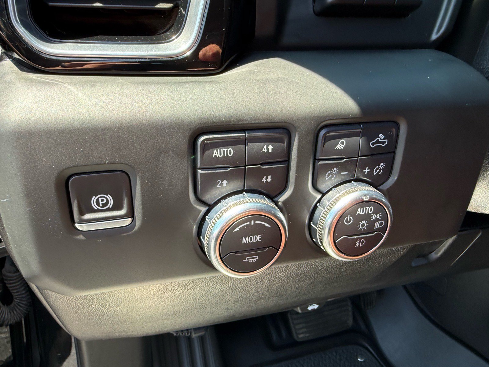 Used 2024 GMC Sierra 2500 Denali Ultimate AWD/4WD image 20