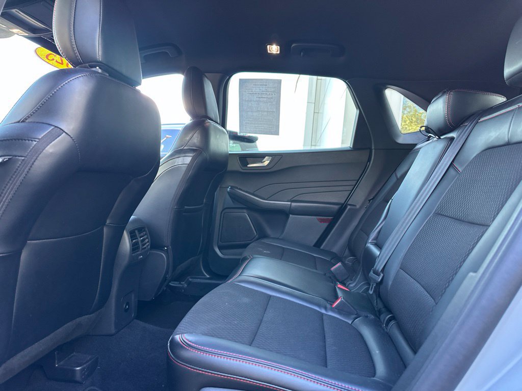 Used 2025 Ford Escape ST-Line Select AWD/4WD image 36