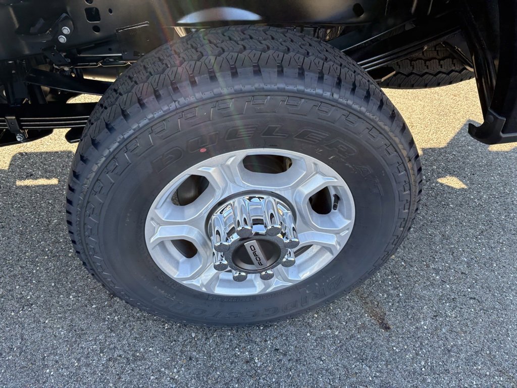 New 2026 Ford F350 XLT w/ FX4 Off-Road Package AWD/4WD image 14
