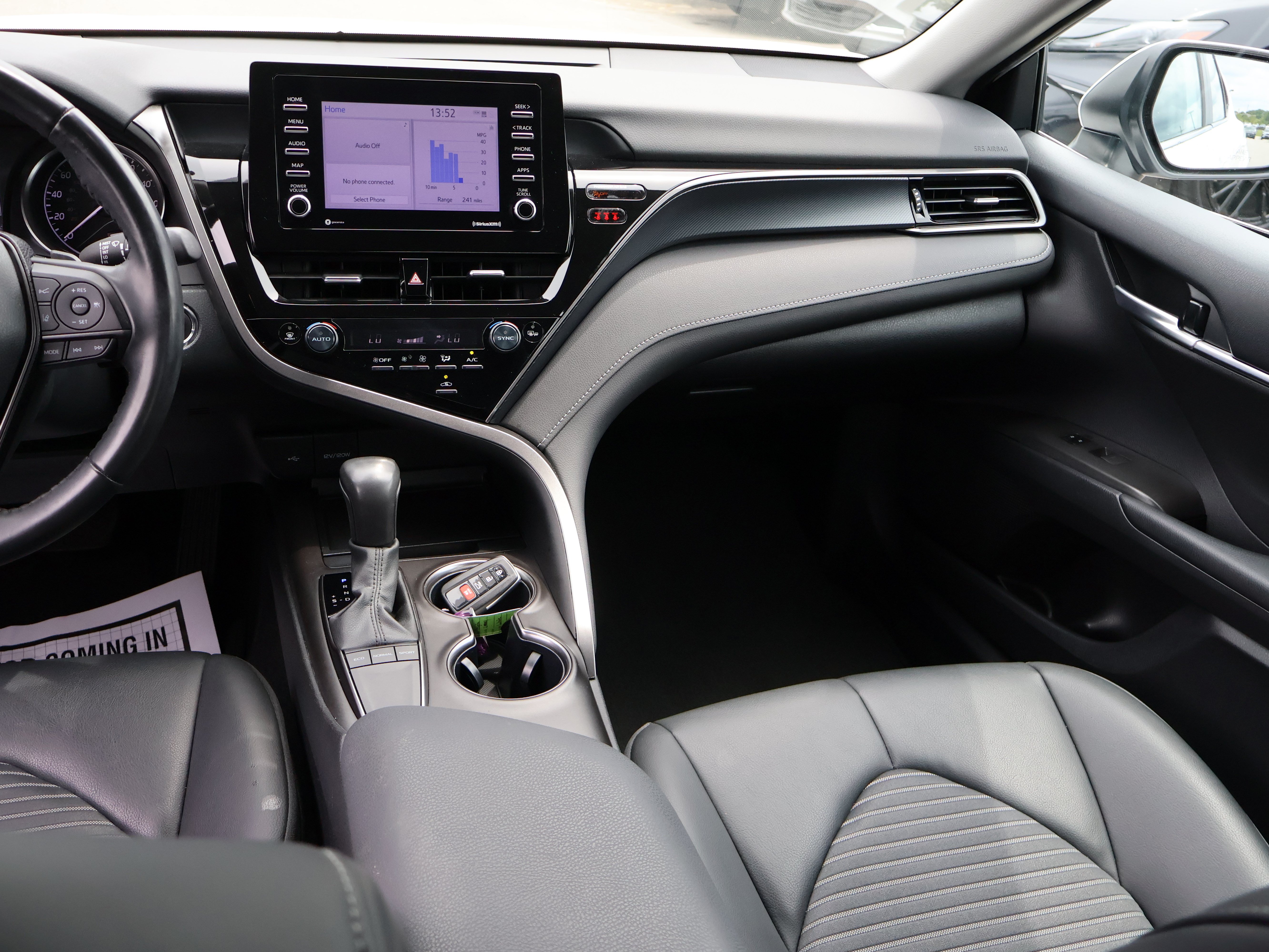 Used 2024 Toyota Camry SE w/ Convenience Package FWD image 17