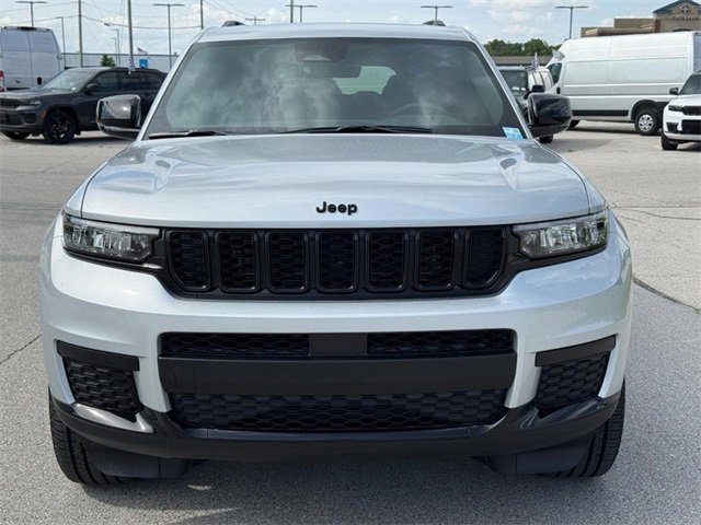 New 2025 Jeep Grand Cherokee L Altitude image 3