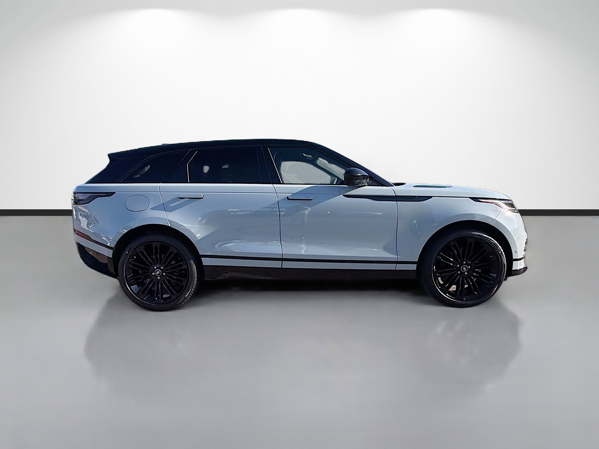 New 2026 Land Rover Range Rover Velar Dynamic SE AWD/4WD image 6