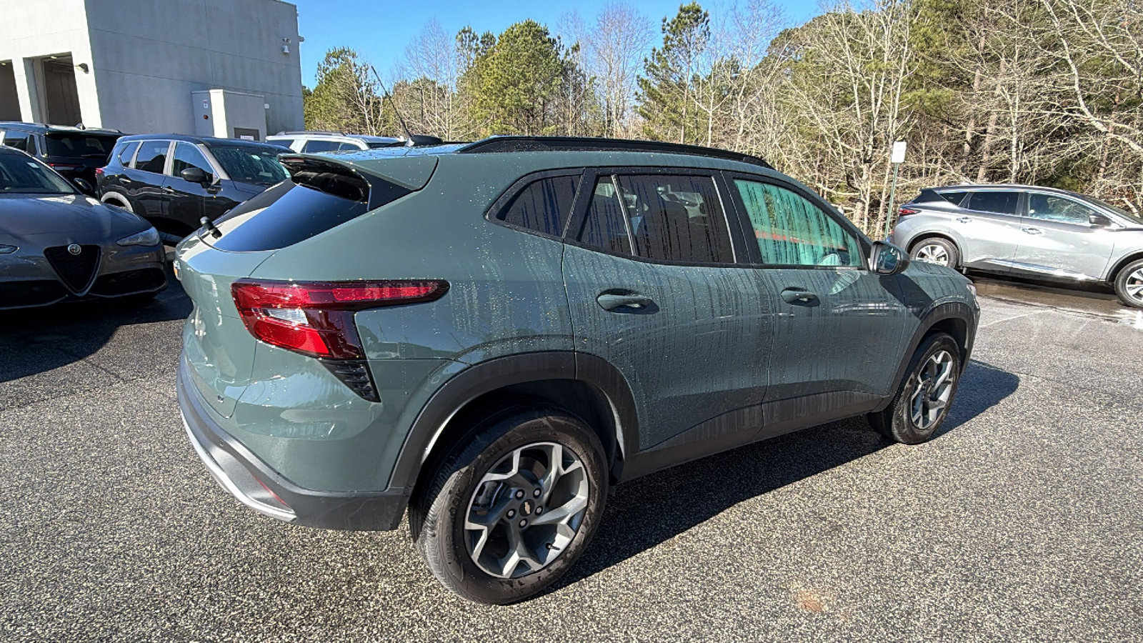 Used 2025 Chevrolet Trax LT w/ Driver Confidence Package image 8