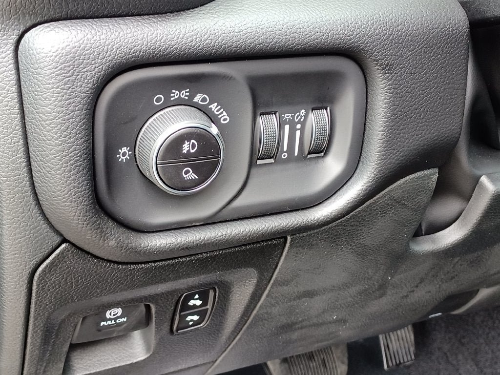 New 2026 RAM 1500 Big Horn AWD/4WD image 9