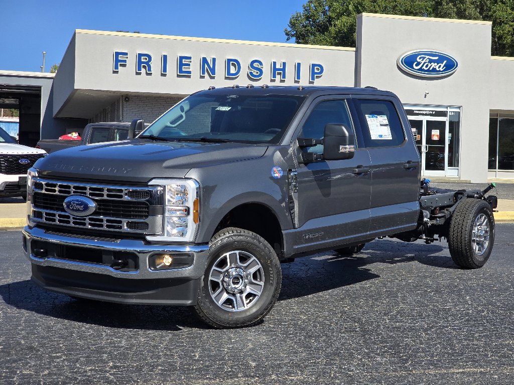 New 2025 Ford F350 XLT w/ XLT Value Package image 2