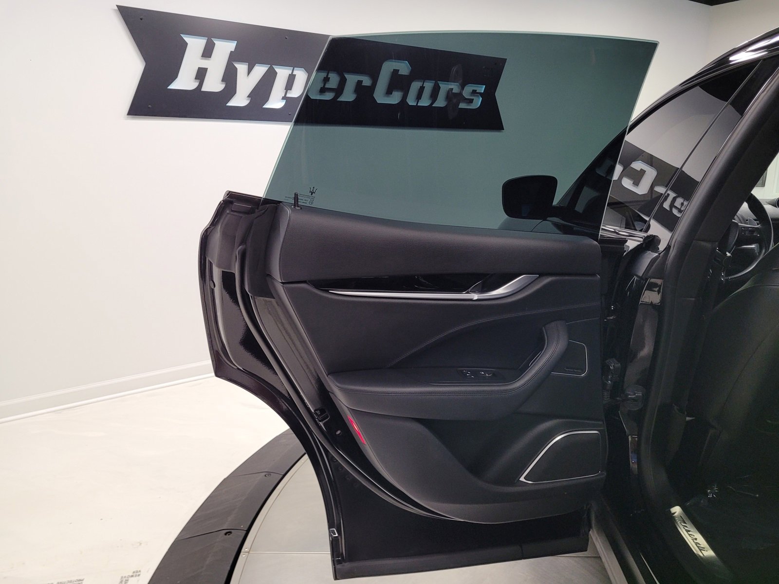 Used 2018 Maserati Levante GranSport image 33