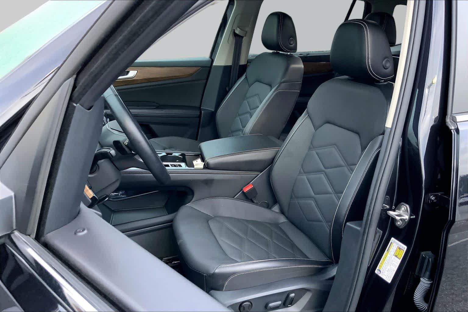 Used 2025 Volkswagen Atlas SE FWD image 7