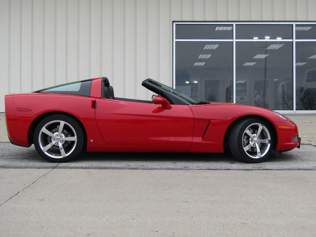 Used 2009 Chevrolet Corvette Coupe image 2