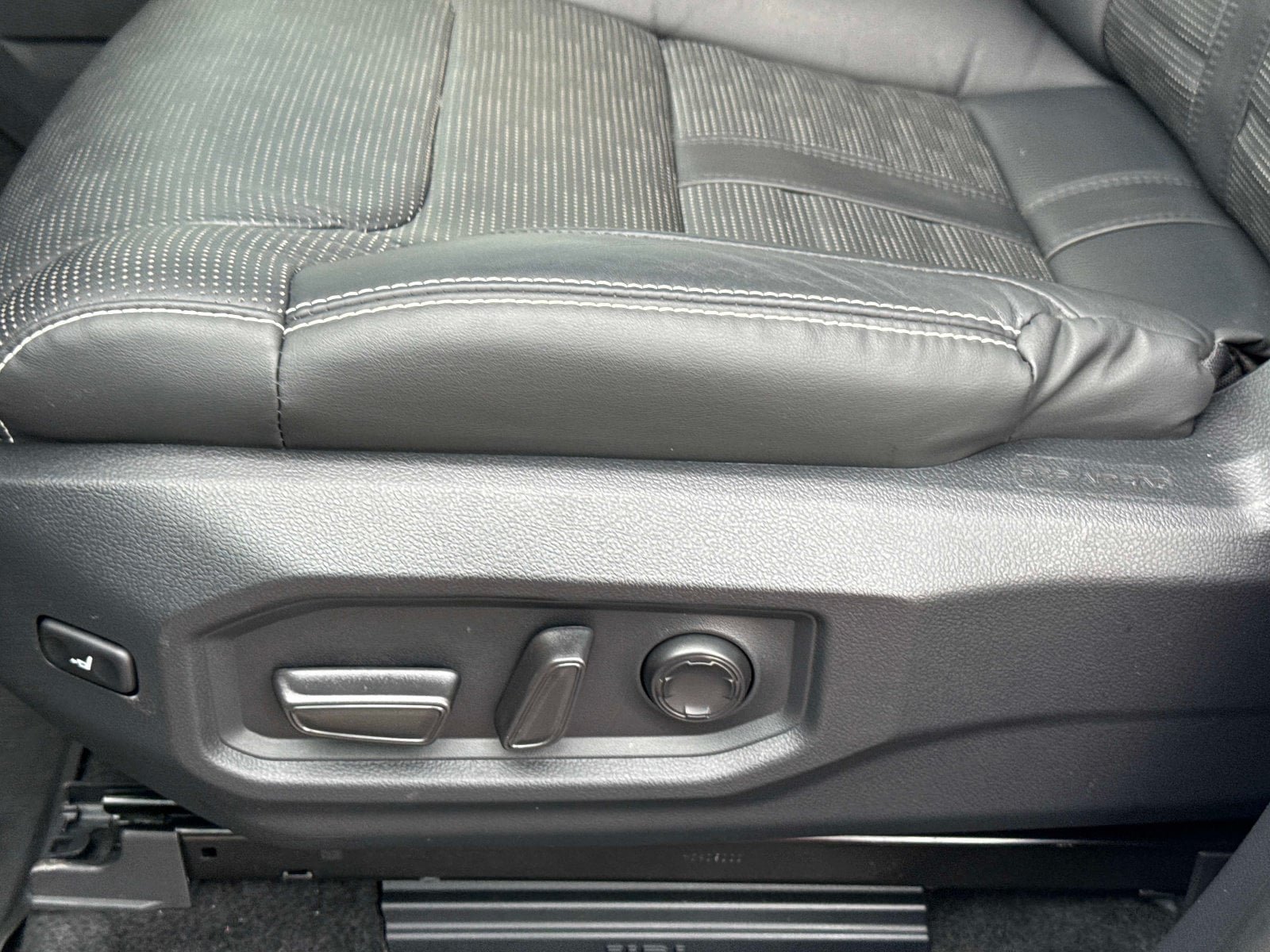 Used 2024 Toyota Tundra Capstone AWD/4WD image 22