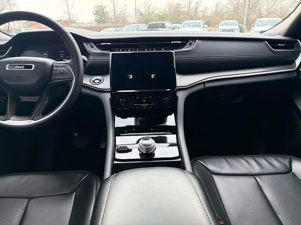 Used 2024 Jeep Grand Cherokee L Limited w/ Luxury Tech Group II image 21