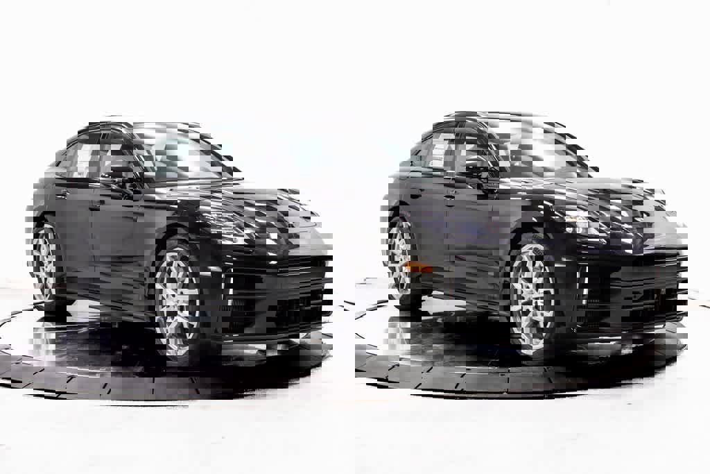 New 2025 Porsche Panamera 4 image 9