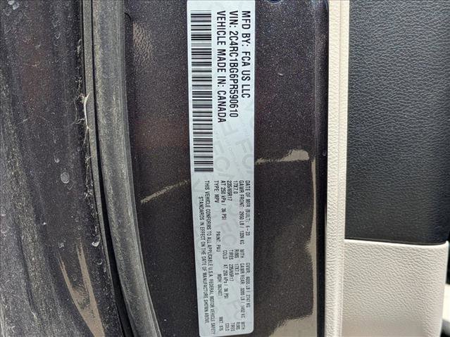 Used 2023 Chrysler Pacifica Touring-L image 20