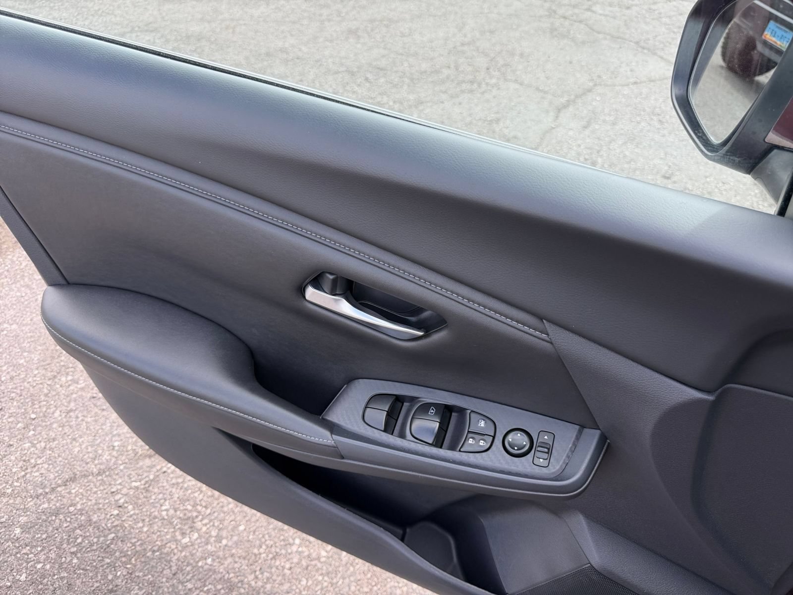 Used 2025 Nissan Sentra SV FWD image 18