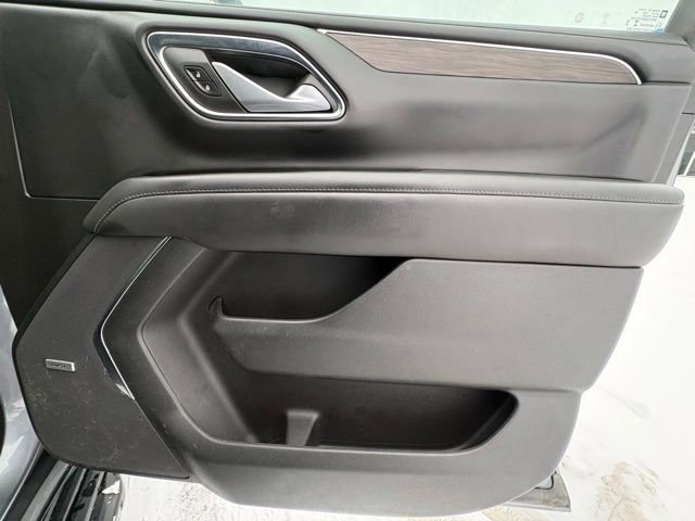 Used 2022 Chevrolet Tahoe LT w/ Luxury Package AWD/4WD image 39