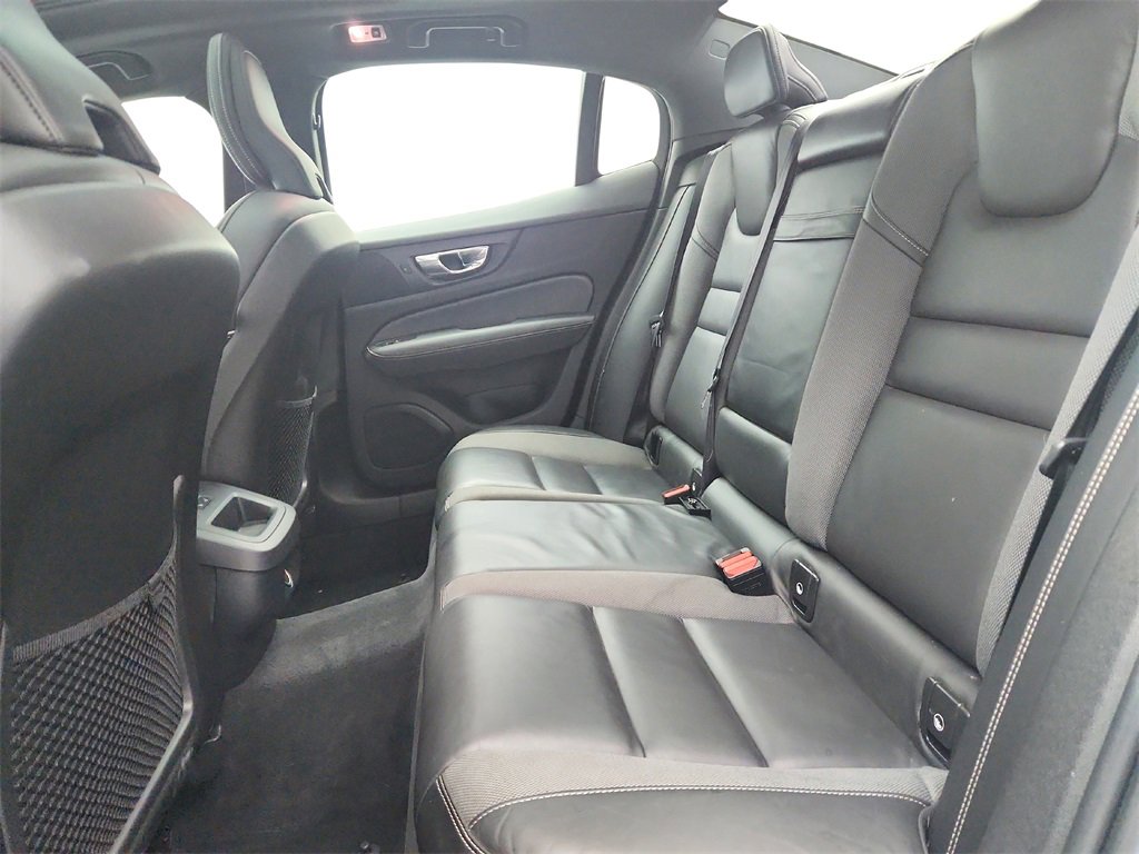 Used 2019 Volvo S60 T6 R-Design image 23