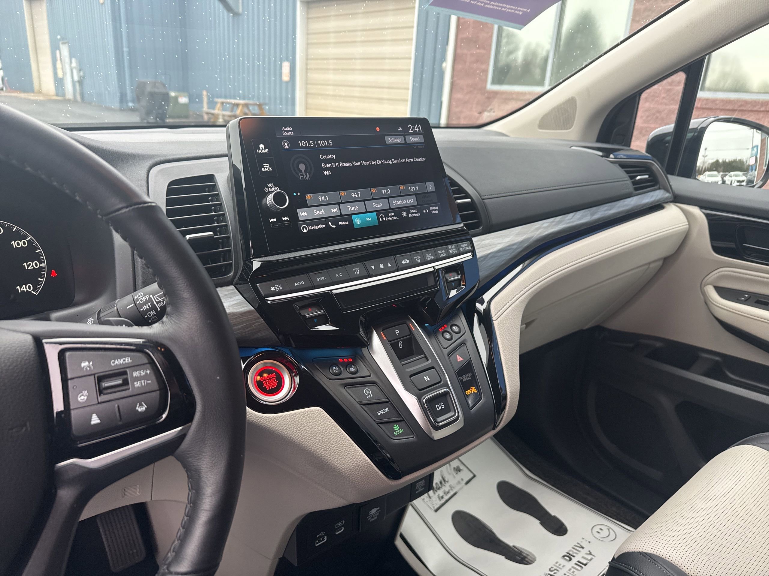 Used 2025 Honda Odyssey Elite image 22