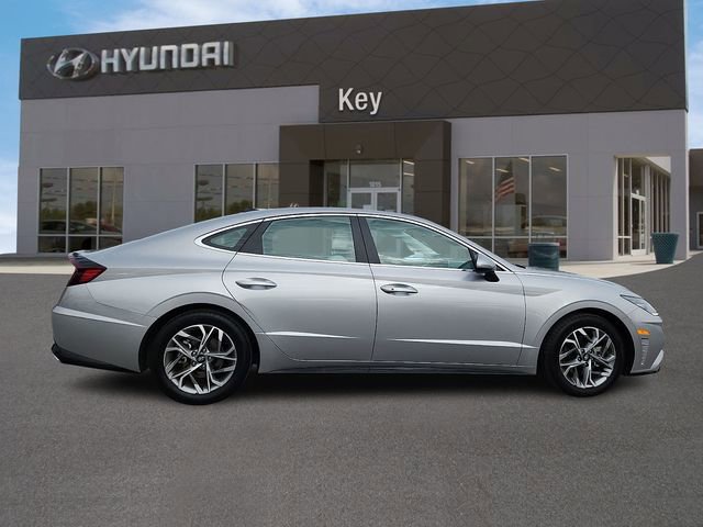 Certified 2023 Hyundai Sonata SEL w/ Cargo Package image 2