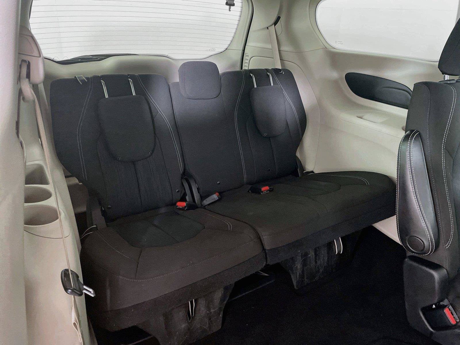 Used 2021 Chrysler Voyager LX FWD image 24