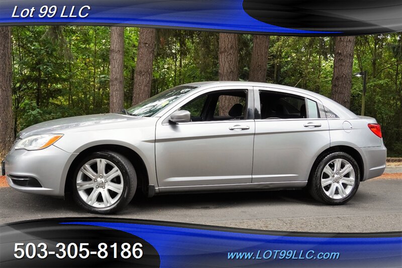 Used 2013 Chrysler 200 LX FWD image 4