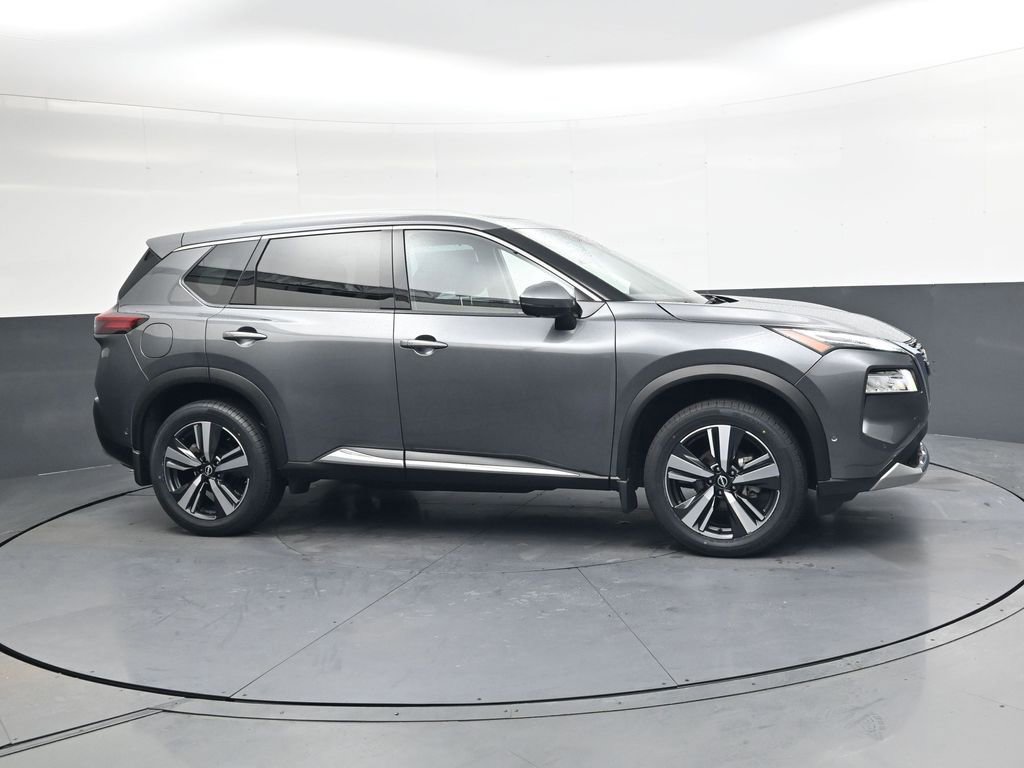 Used 2023 Nissan Rogue Platinum w/ Platinum Premium Package image 3