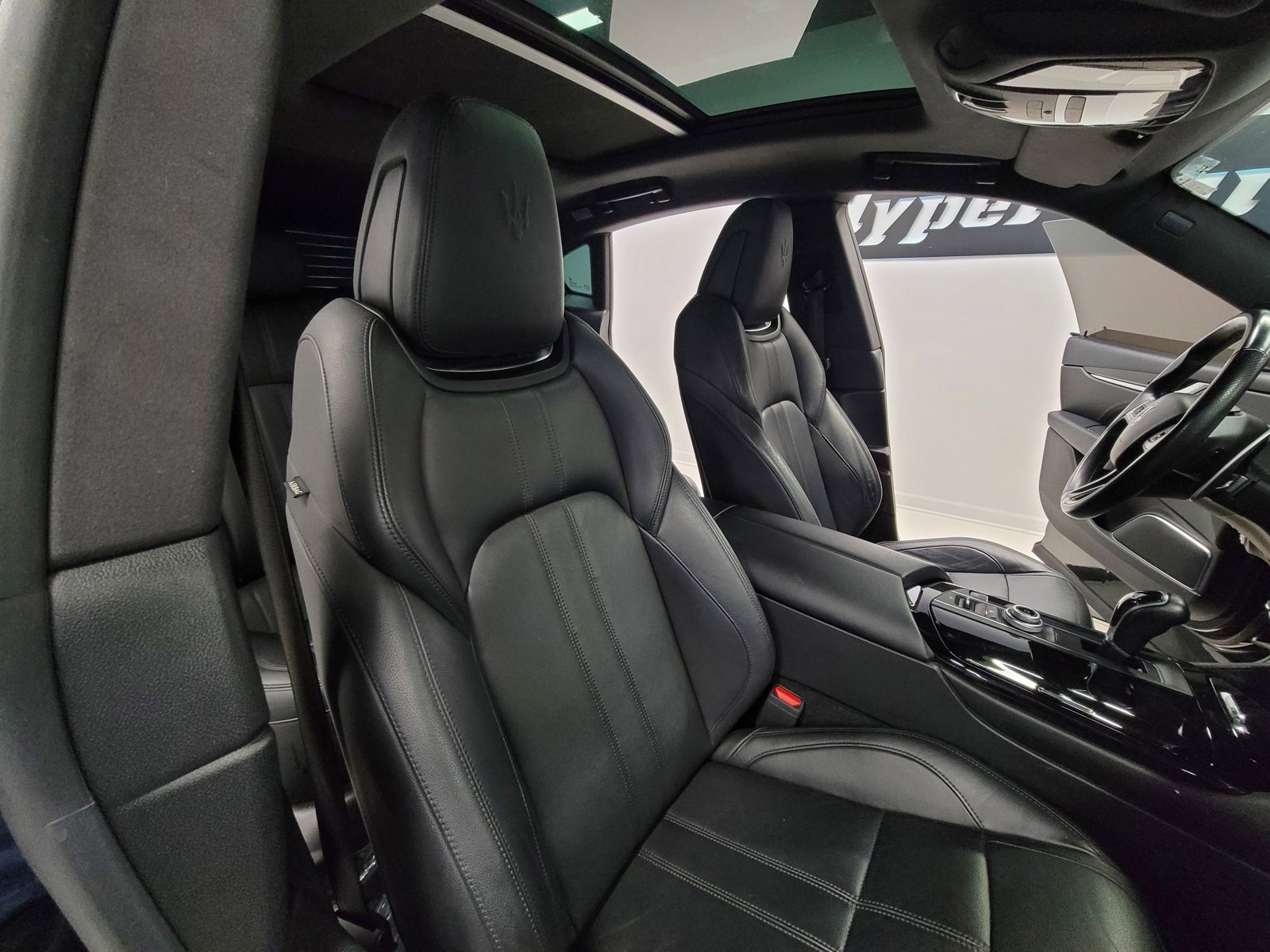 Used 2018 Maserati Levante GranSport image 41