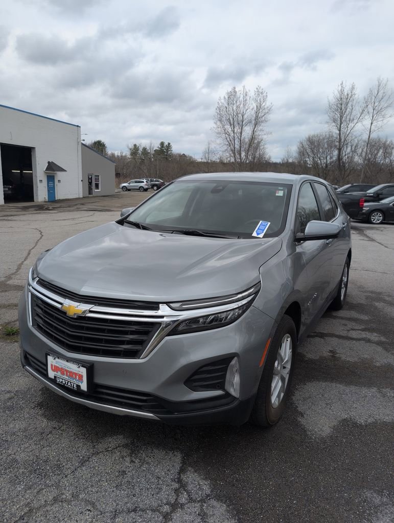 Used 2024 Chevrolet Equinox LT AWD/4WD image 2