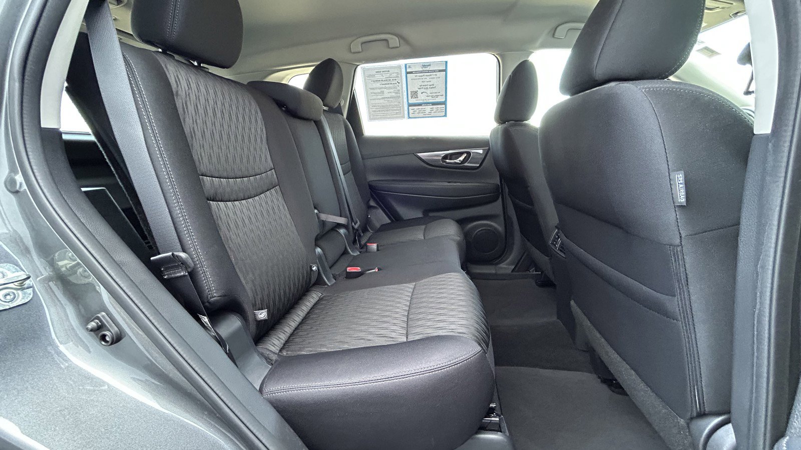 Used 2017 Nissan Rogue SV image 17