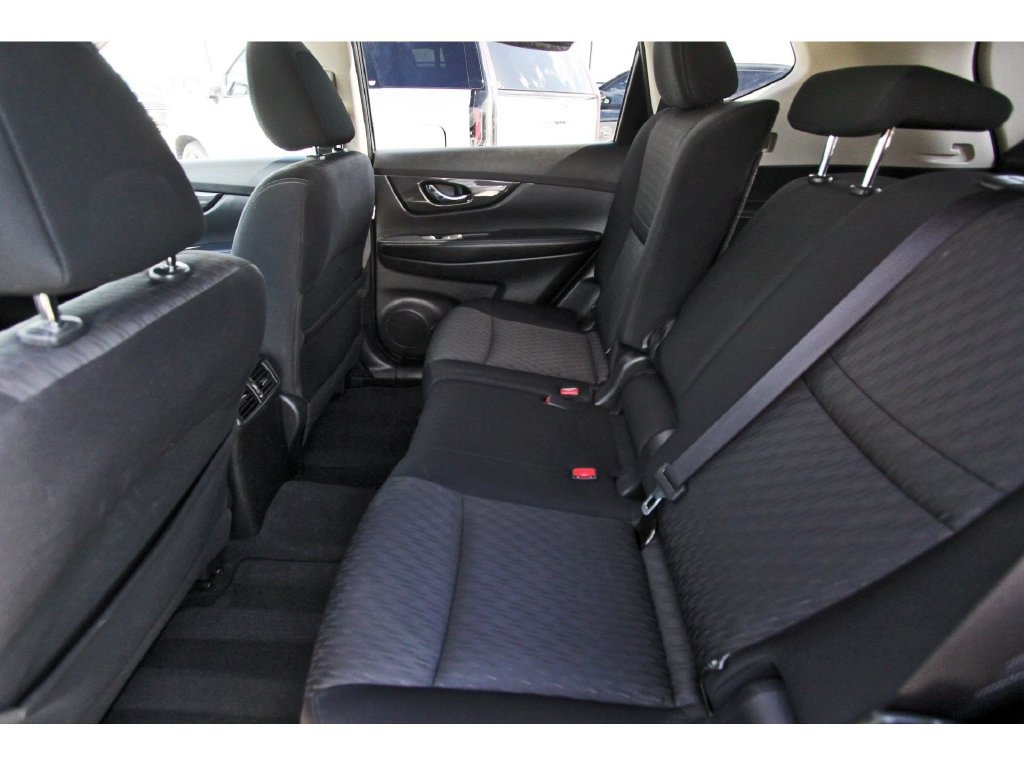 Used 2020 Nissan Rogue S w/ Special Edition Package FWD image 7