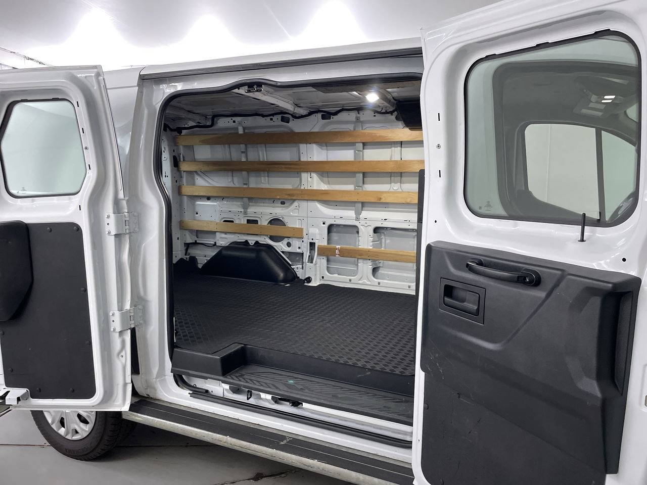 Used 2023 Ford Transit 250 Low Roof w/ Exterior Upgrade Package image 19