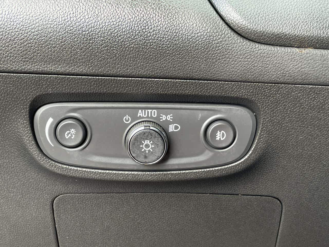 Used 2023 Buick Encore GX Essence w/ Experience Buick Package FWD image 30