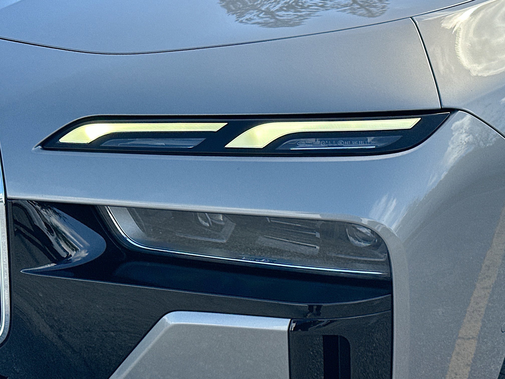 Used 2023 BMW 740i w/ Parking Assistance Package image 37