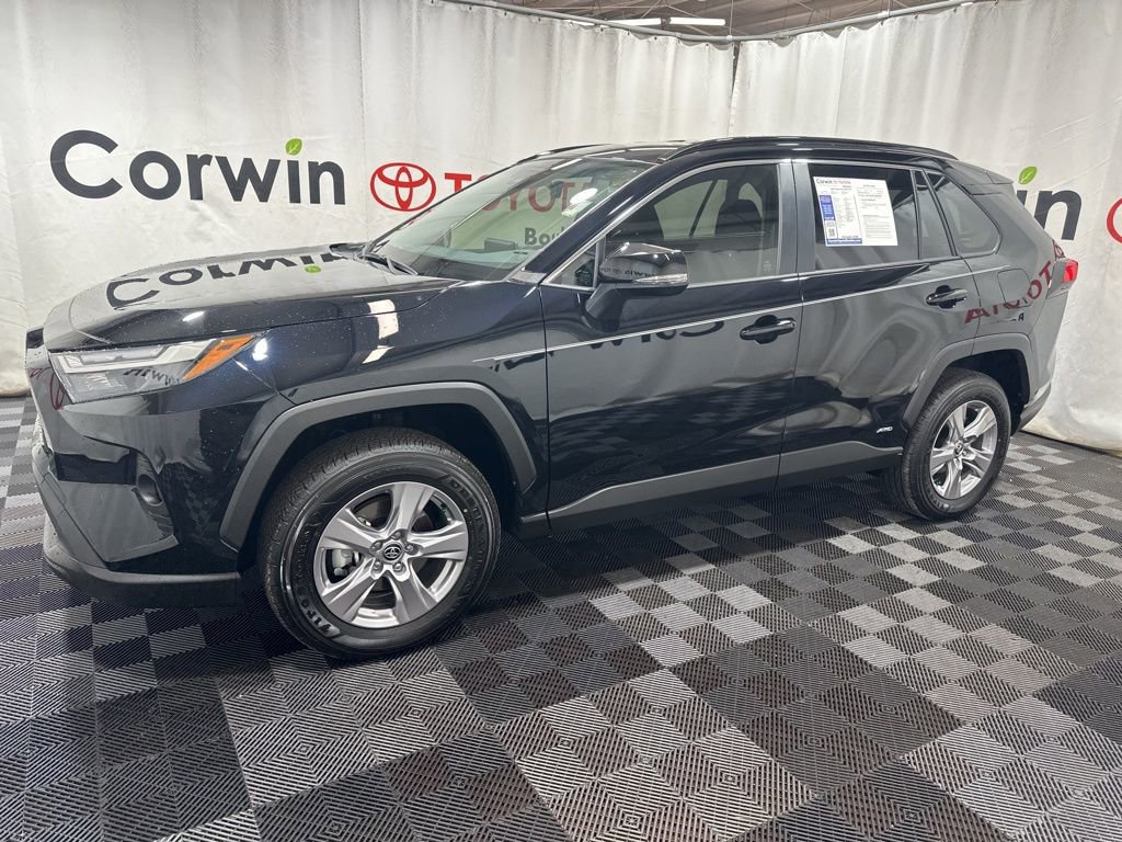 Used 2025 Toyota RAV4 XLE image 4