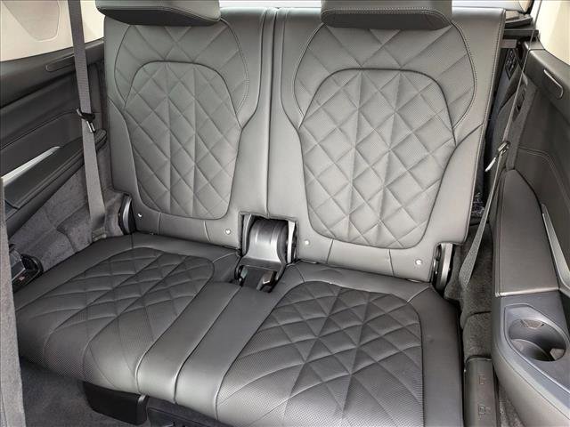 Used 2026 BMW X7 xDrive40i image 16