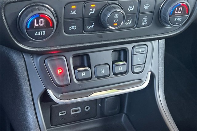 Used 2021 GMC Terrain SLE w/ Driver Convenience Package image 28