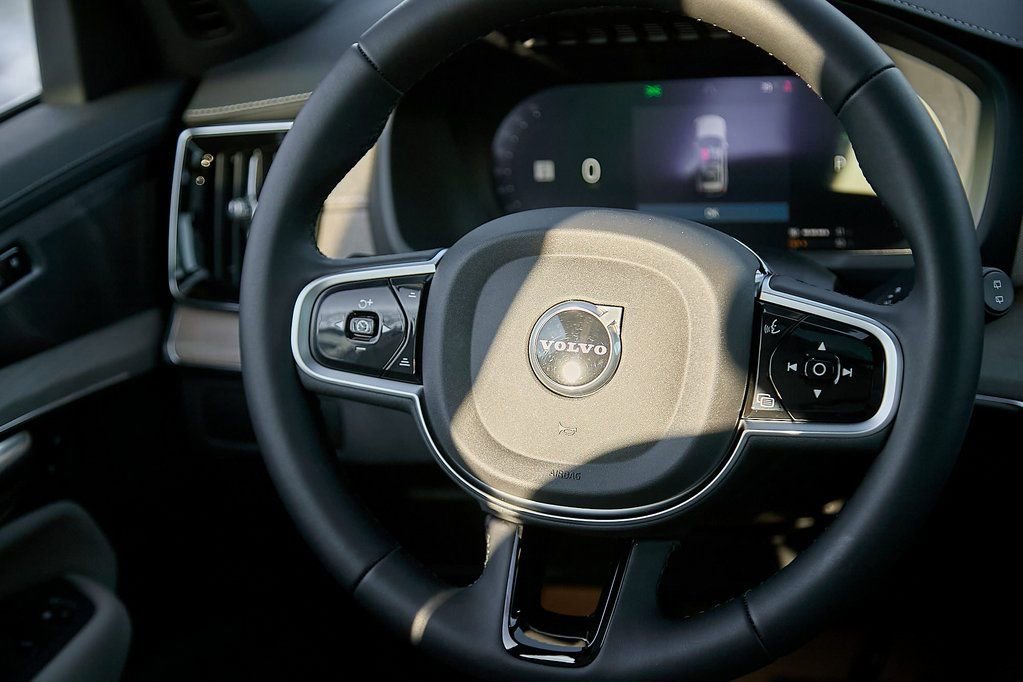 New 2026 Volvo XC90 T8 Plus w/ Protection Package Premier AWD/4WD image 26