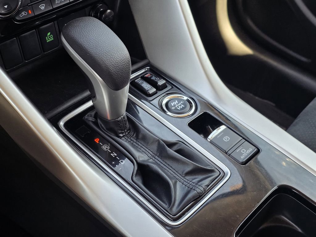 Used 2024 Mitsubishi Eclipse Cross SE image 17